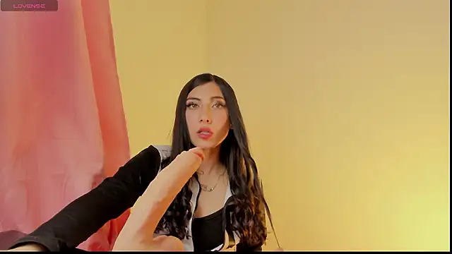 Snapshot of Alanaloiiss_ chatting on February 28, 2:55 am Alanaloiiss online show from February 28, 2:55 am