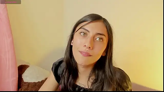 Snapshot of Alanaloiiss_ chatting on February 21, 4:03 am Alanaloiiss online show from February 21, 4:03 am