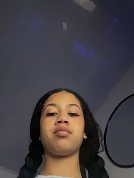 jadee8 online show from April 18, 12:24 am