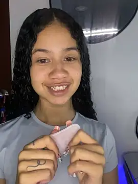 jadee8 online show from April 15, 4:33 pm