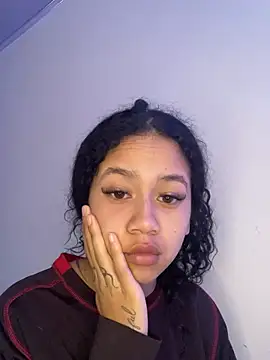 jadee8 online show from February 6, 7:32 pm