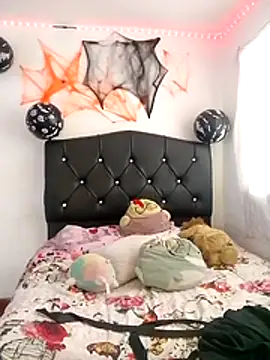 Emmantho online show from October 17, 6:32 pm