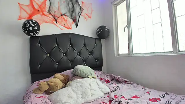 Snapshot of Emmantho chatting on October 22, 3:22 pm Emmantho online show from October 22, 3:22 pm