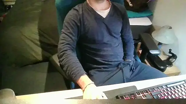 azdert210 online show from March 1, 5:24 pm