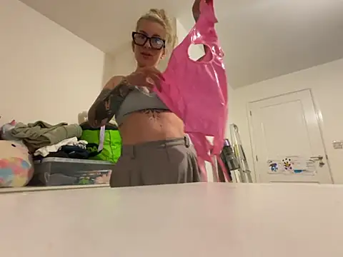Molly slayy online show from October 3, 6:53 pm