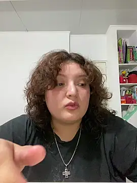 Snapshot of Solangerulo_ chatting on February 8, 6:11 am Solangerulo online show from February 8, 6:11 am