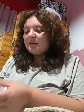 Snapshot of Solangerulo_ chatting on February 18, 4:43 am Solangerulo online show from February 18, 4:43 am