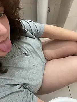 Snapshot of Solangerulo_ chatting on February 24, 7:20 am Solangerulo online show from February 24, 7:20 am