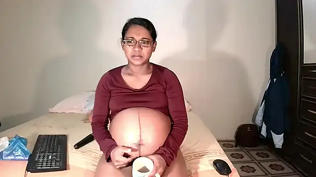 indiansweetflava online show from May 20, 4:09 am