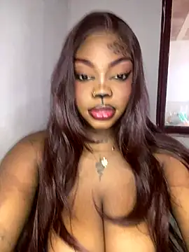 Snapshot of MiiaaCollinss chatting on October 28, 3:11 pm MiiaaCollinss online show from October 28, 3:11 pm