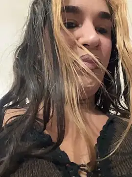 Snapshot of Sweet_vicky_hot chatting on June 16, 7:03 pm Sweet vicky hot online show from June 16, 7:03 pm
