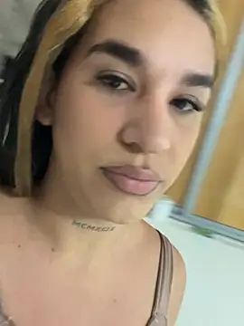 Snapshot of Sweet_vicky_hot chatting on June 24, 12:04 pm Sweet vicky hot online show from June 24, 12:04 pm
