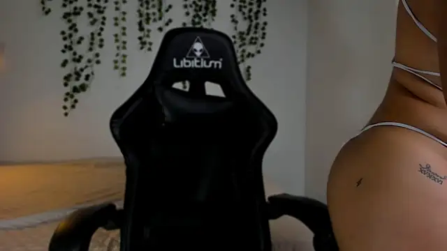 sara doll77 online show from April 14, 8:47 pm