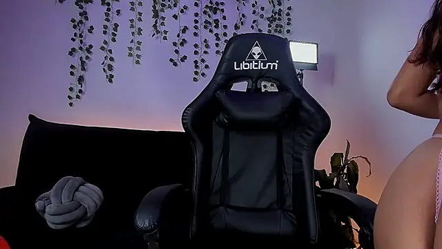 sara doll77 online show from March 11, 7:08 pm