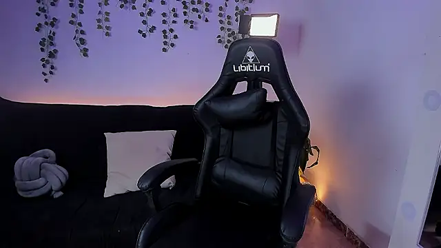 sara doll77 online show from March 7, 5:29 pm