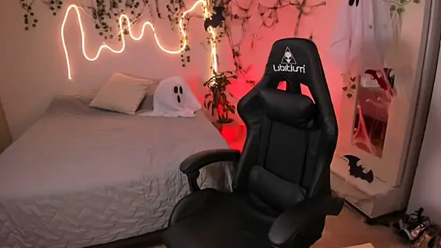 sara doll77 online show from October 29, 11:25 pm