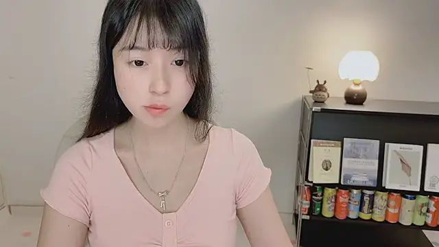 Snapshot of Onechestnut chatting on May 27, 9:05 am Onechestnut online show from May 27, 9:05 am