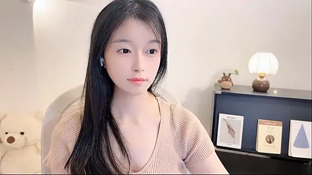 Snapshot of Onechestnut chatting on November 10, 12:10 pm Onechestnut online show from November 10, 12:10 pm