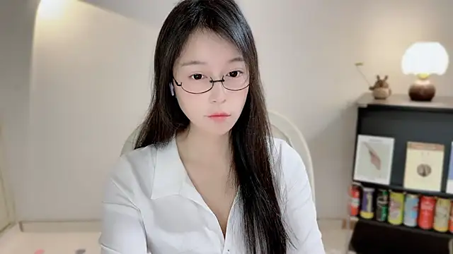 Onechestnut online show from April 5, 6:20 am