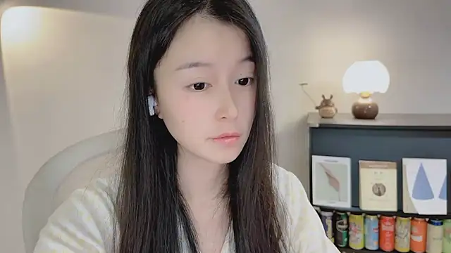 Onechestnut online show from April 14, 1:05 pm