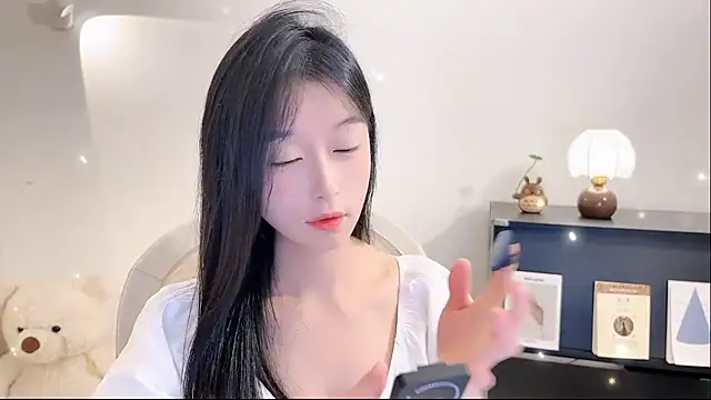 Snapshot of Onechestnut chatting on November 11, 1:17 pm Onechestnut online show from November 11, 1:17 pm