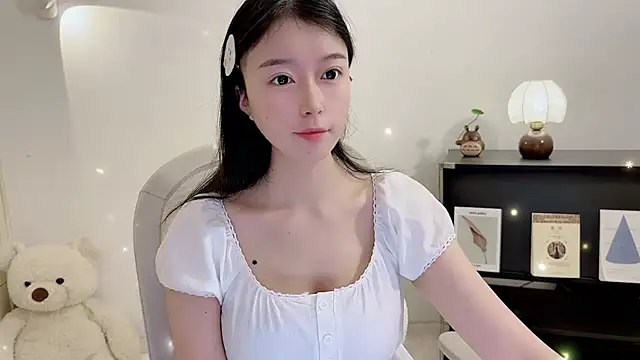 Snapshot of Onechestnut chatting on November 26, 6:24 am Onechestnut online show from November 26, 6:24 am