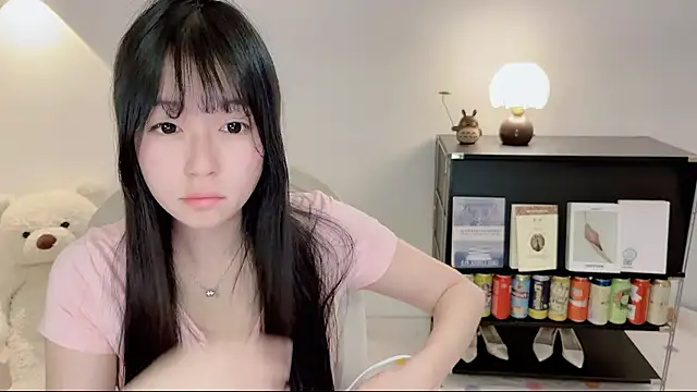Snapshot of Onechestnut chatting on June 26, 4:07 am Onechestnut online show from June 26, 4:07 am