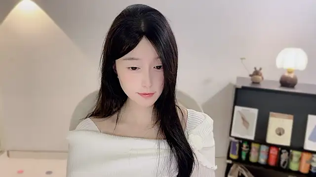 Onechestnut online show from December 20, 1:14 pm