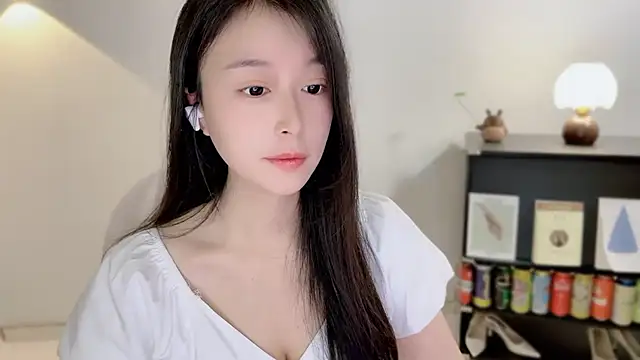 Onechestnut online show from April 2, 3:02 am