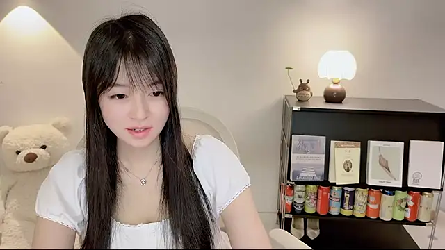 Snapshot of Onechestnut chatting on June 15, 2:34 am Onechestnut online show from June 15, 2:34 am
