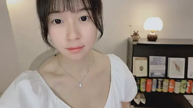 Snapshot of Onechestnut chatting on May 24, 2:33 am Onechestnut online show from May 24, 2:33 am