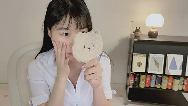 Onechestnut online show from May 16, 5:06 am