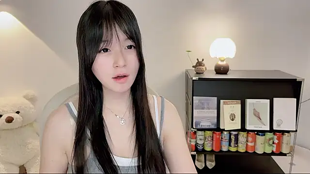 Snapshot of Onechestnut chatting on June 14, 12:39 pm Onechestnut online show from June 14, 12:39 pm