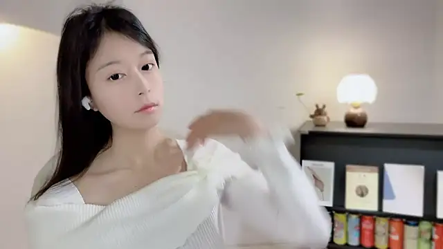 Onechestnut online show from April 4, 4:41 am