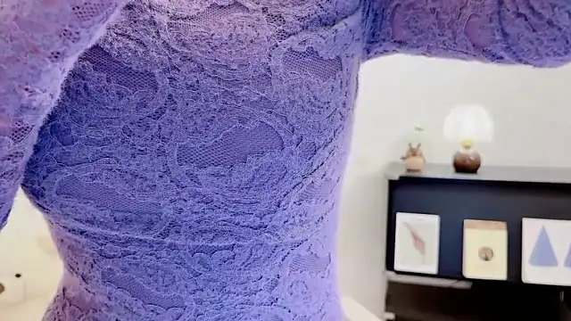 Snapshot of Onechestnut chatting on November 30, 6:14 am Onechestnut online show from November 30, 6:14 am