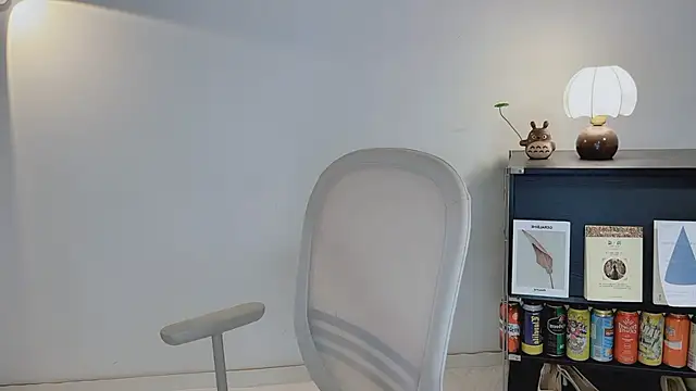 Onechestnut online show from April 7, 5:37 pm