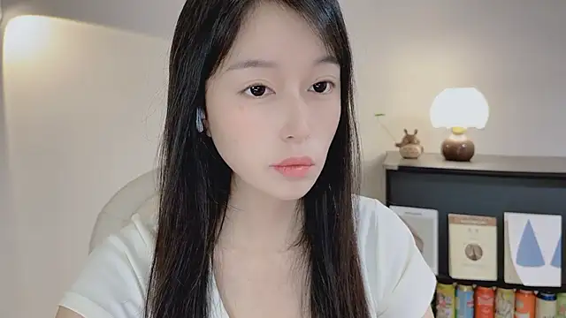 Onechestnut online show from April 15, 5:02 am