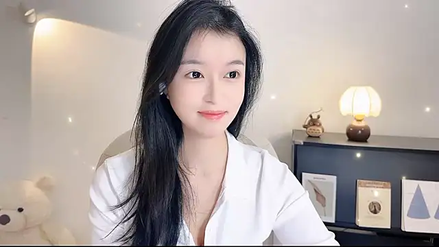 Snapshot of Onechestnut chatting on November 5, 6:16 am Onechestnut online show from November 5, 6:16 am