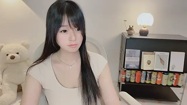 Snapshot of Onechestnut chatting on June 8, 3:12 pm Onechestnut online show from June 8, 3:12 pm