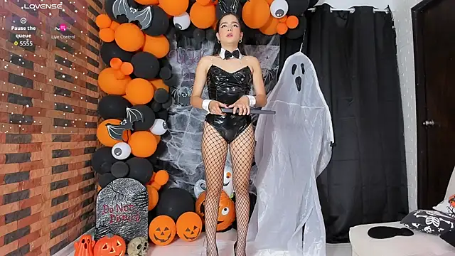 violetta pretty online show from October 24, 8:30 pm