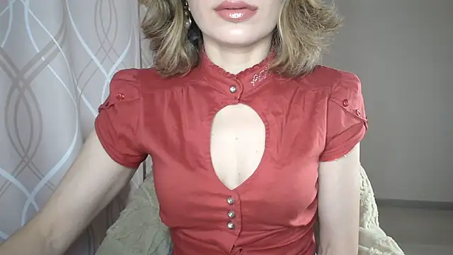 Snapshot of miss__Sophie chatting on October 31, 8:00 am miss Sophie online show from October 31, 8:00 am