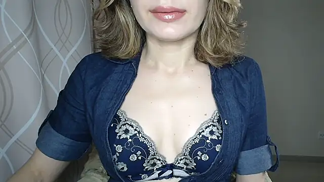 Snapshot of miss__Sophie chatting on November 28, 10:04 am miss Sophie online show from November 28, 10:04 am