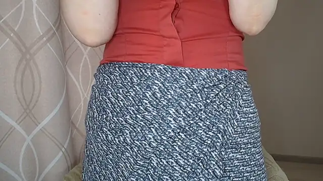 miss  Sophie online show from April 19, 11:00 am