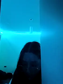 Dulcedeanis online show from April 18, 1:30 am