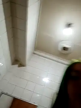 Snapshot of Dulcedeanis chatting on October 6, 2:24 am Dulcedeanis online show from October 6, 2:24 am