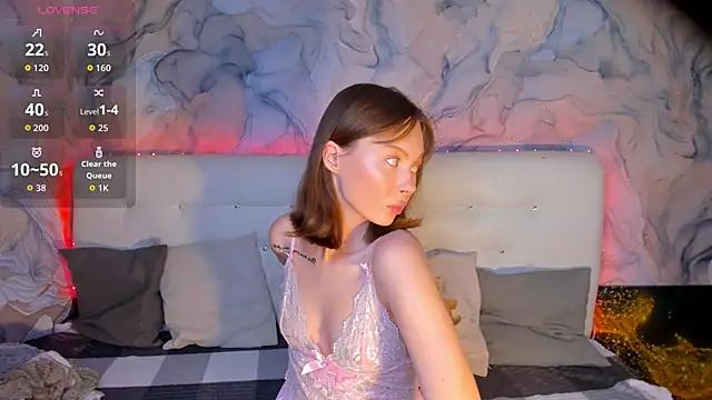 LolaMeddisson online show from February 6, 9:00 pm