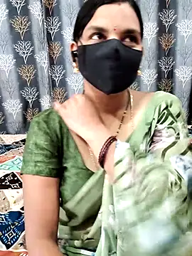 Snapshot of Lalitha-1995 chatting on June 18, 4:33 am Lalitha-1995 online show from June 18, 4:33 am