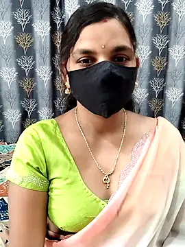 Snapshot of Lalitha-1995 chatting on July 2, 5:57 am Lalitha-1995 online show from July 2, 5:57 am