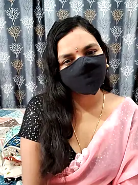 Snapshot of Lalitha-1995 chatting on July 16, 4:53 am Lalitha-1995 online show from July 16, 4:53 am