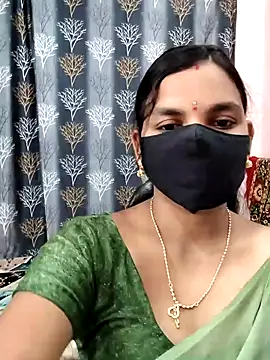 Snapshot of Lalitha-1995 chatting on June 30, 5:07 am Lalitha-1995 online show from June 30, 5:07 am